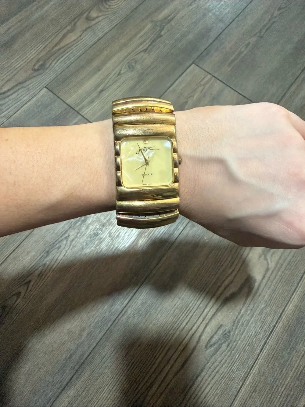 Vintage Gottex Gold Tone Cuff Watch Mother of Pearl Dial Quartz Stretch Band